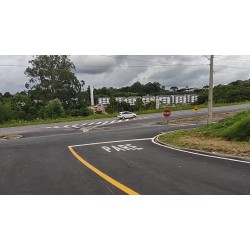 Avenida Pedro Barausse recebeu ampla revitalização com pavimentação e sinalização horizontal e vertical